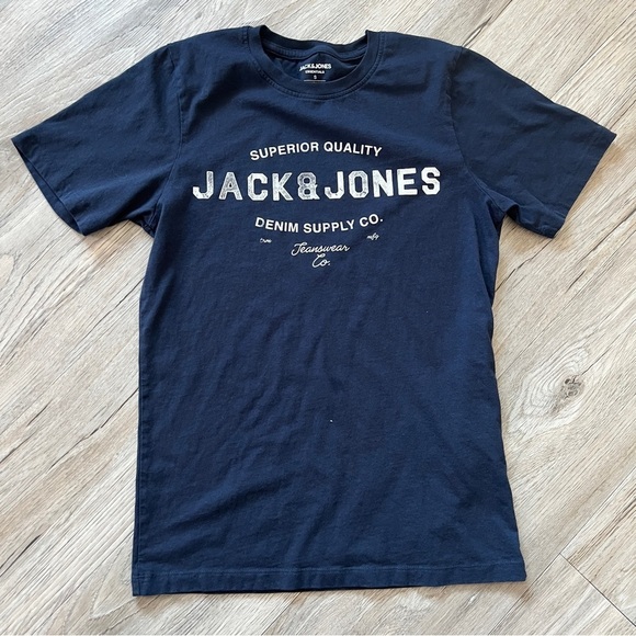 🔥SALE - any 4/$20. Jack & Jones Men’s Tshirt - Picture 1 of 2